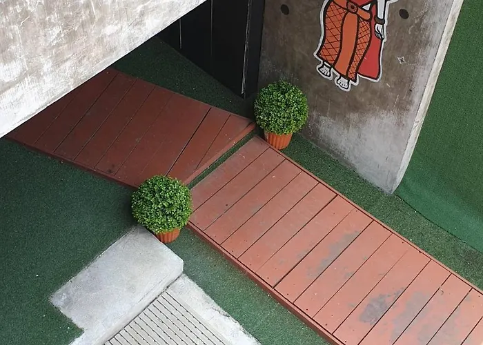 Hotel V30 Sukhumvit 3*