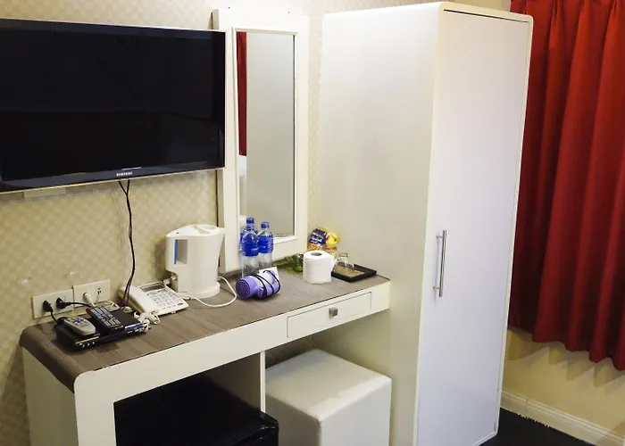 Hotel V30 Sukhumvit 3*