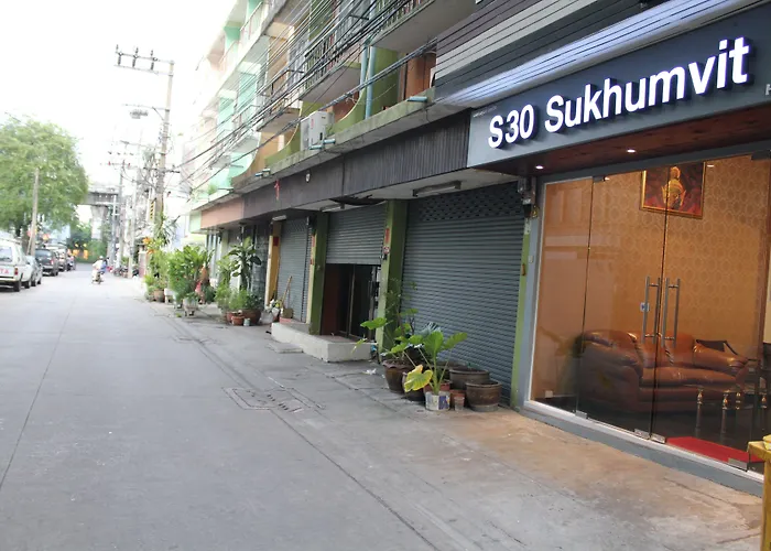 Hotel V30 Sukhumvit 3*