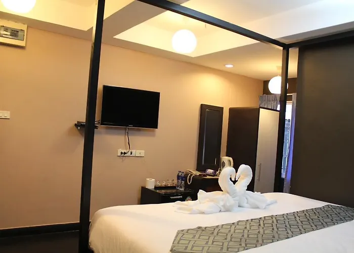 V30 Sukhumvit 3*