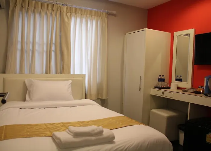 V30 Sukhumvit 3*